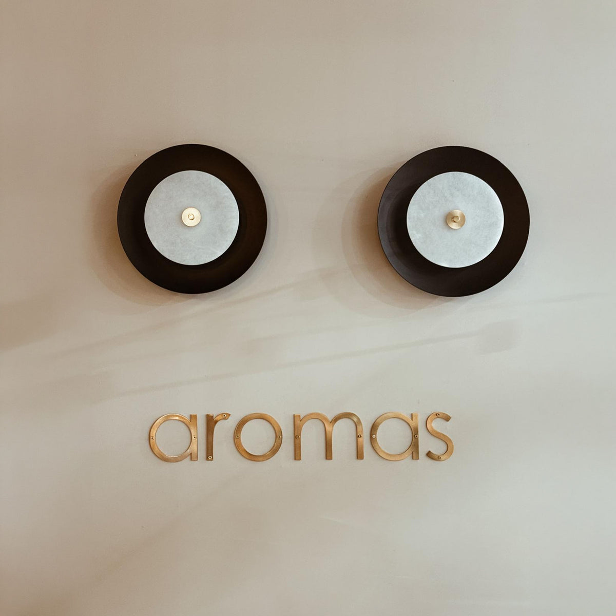 Aromas Coss Alabaster LED nástěnné svítidlo