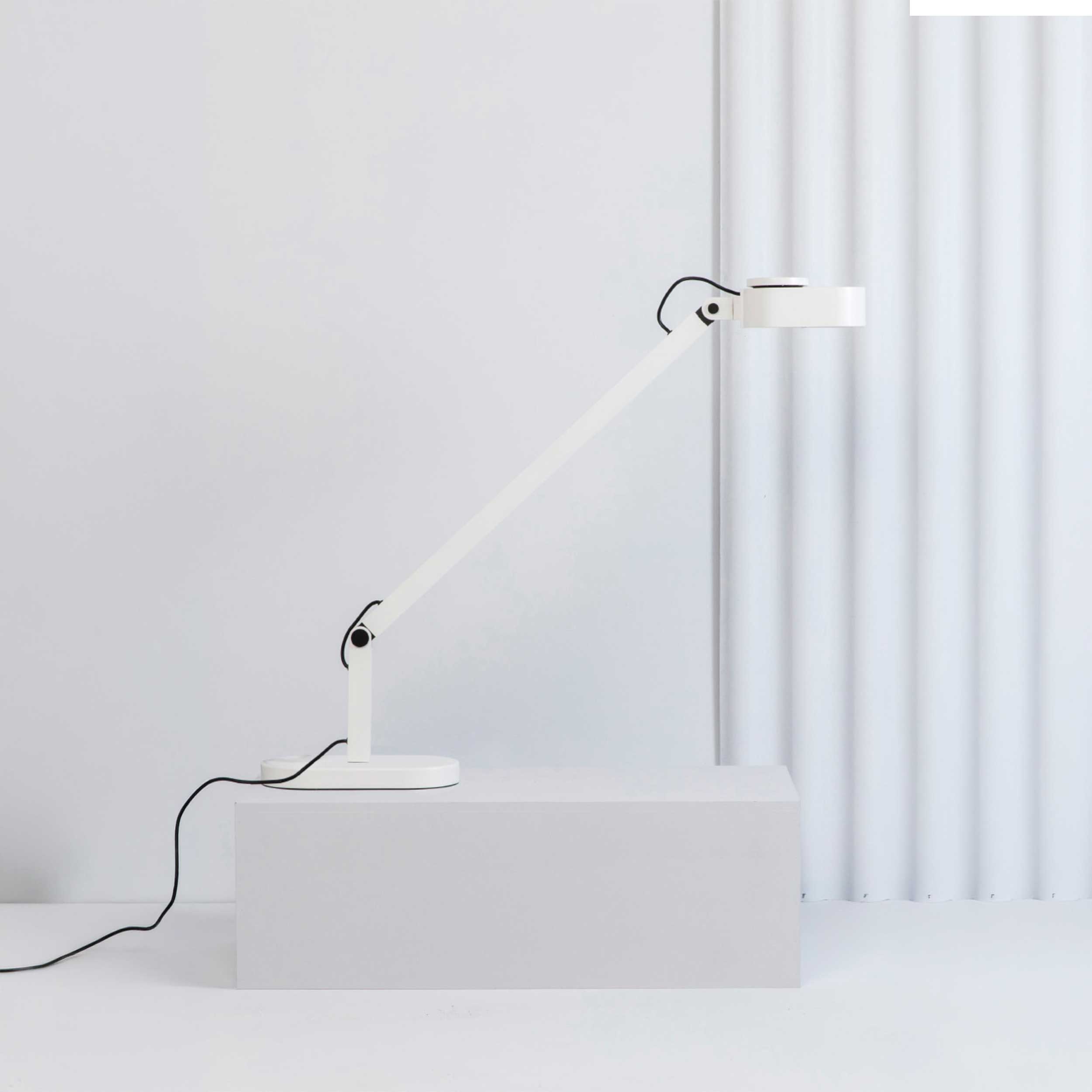 Faro Inviting LED stolní svítidlo