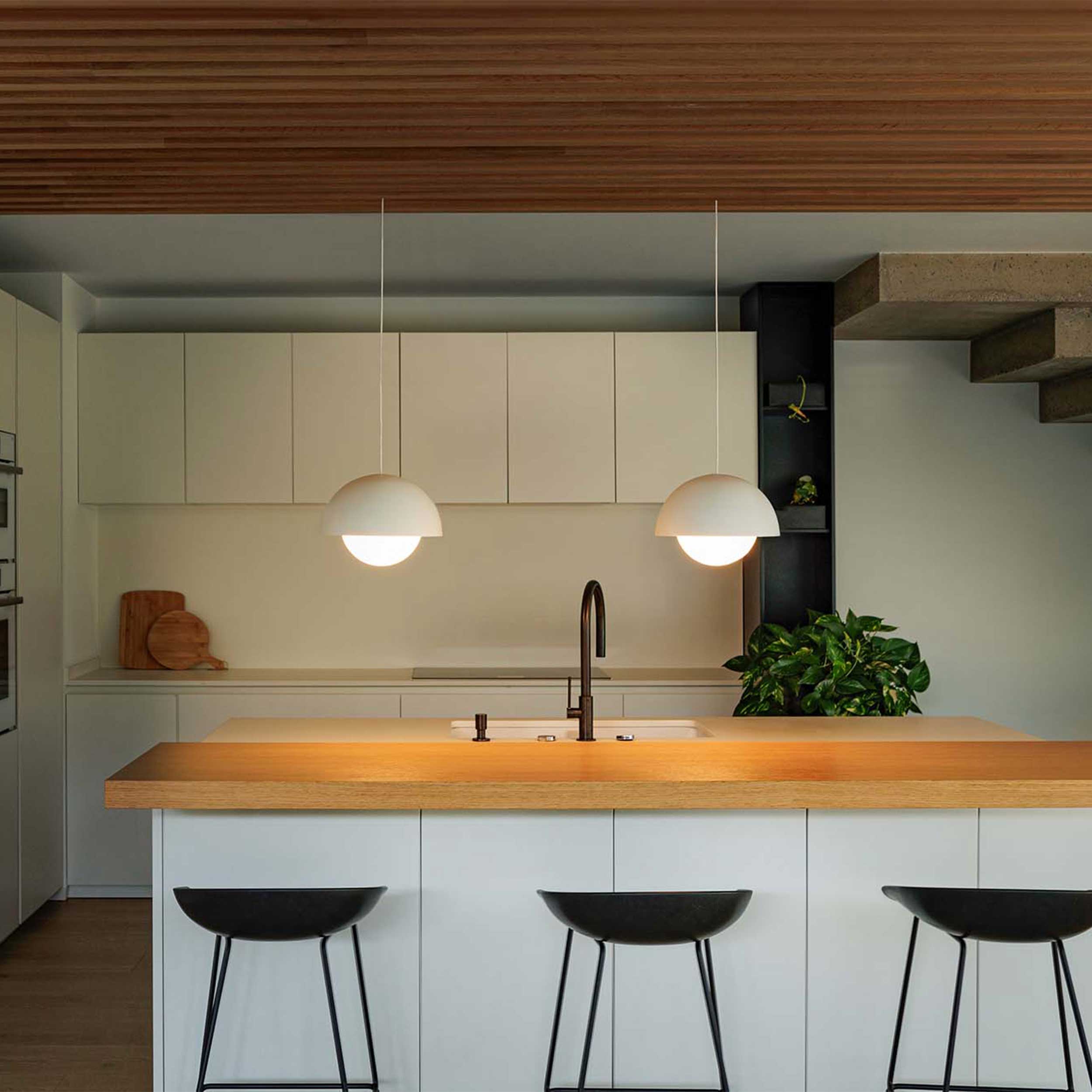 Szklana oprawa sufitowa Faro Brume LED IP44