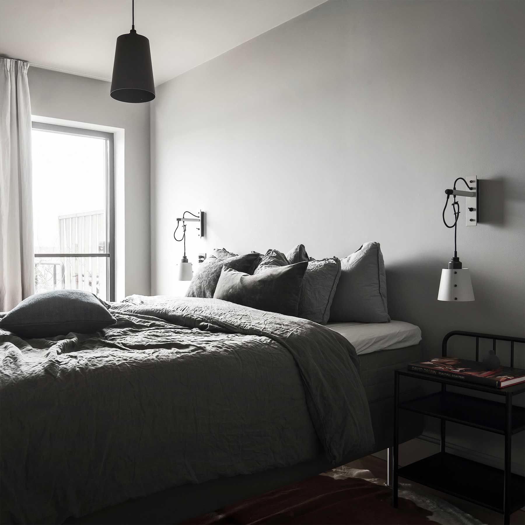 Buster & Punch HOOKED 1.0 Graphite E27 pendant light