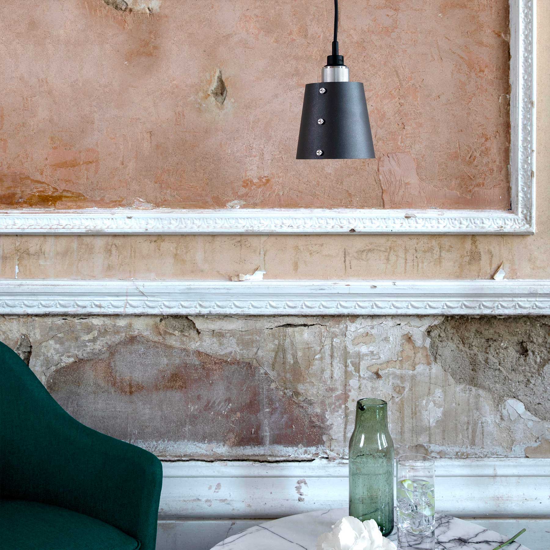 Buster & Punch HOOKED 1.0 Graphite E27 pendant light