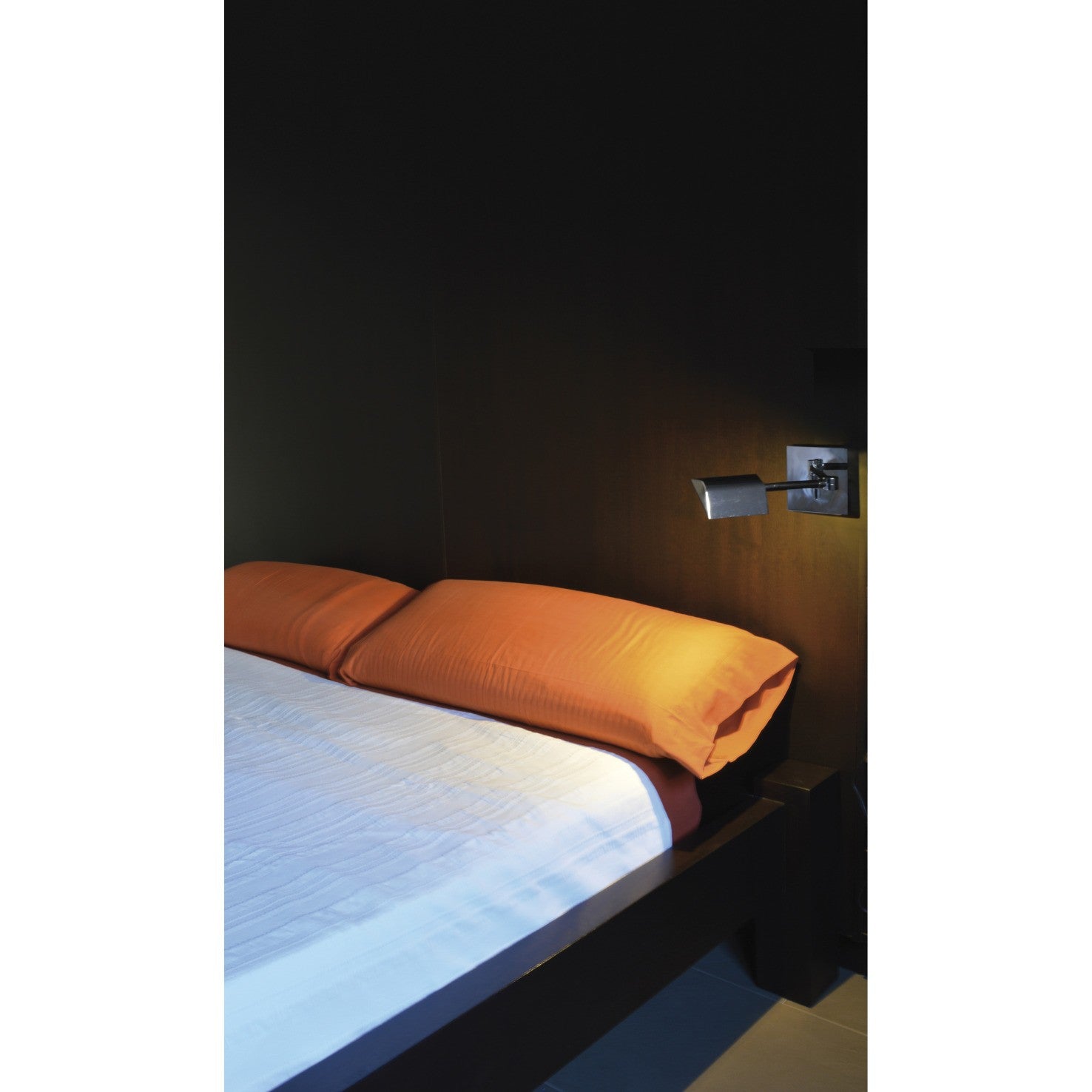 Exo Julia LED wall light