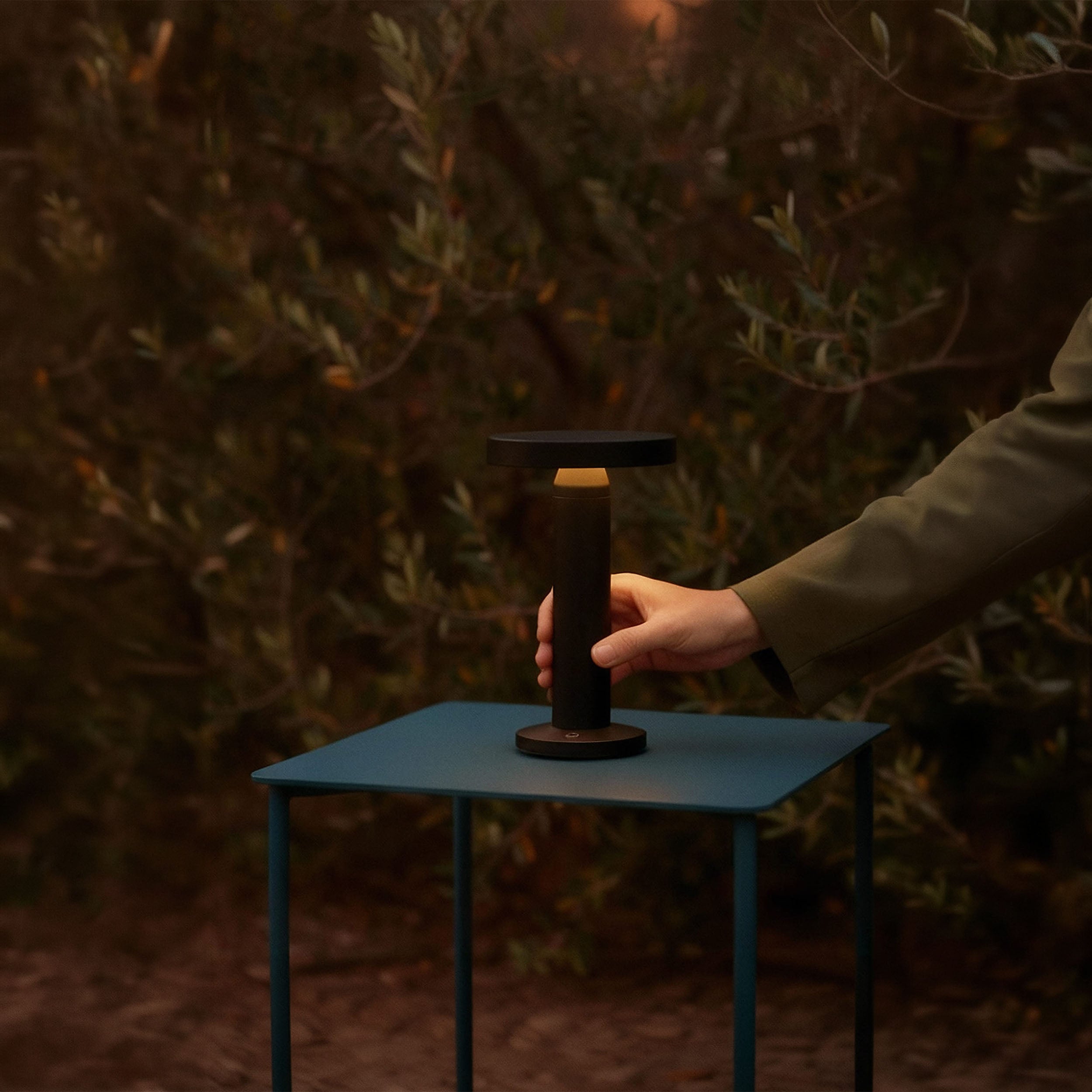 Faro Cairo LED portable stolní svítidlo