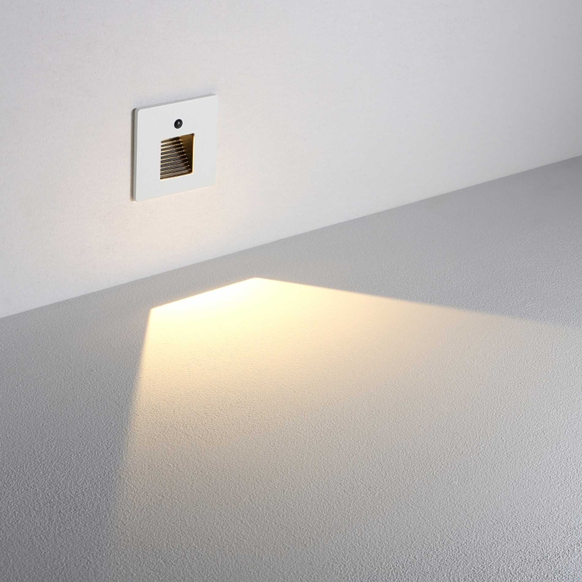 Ascend  mit Bewegungssensor