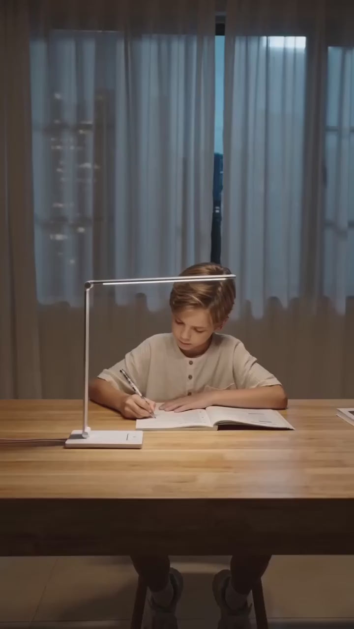 Načíst video: Nia Square LED